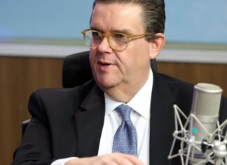 Ladrão entrou no INSS no governo Bolsonaro, diz ministro no Senado