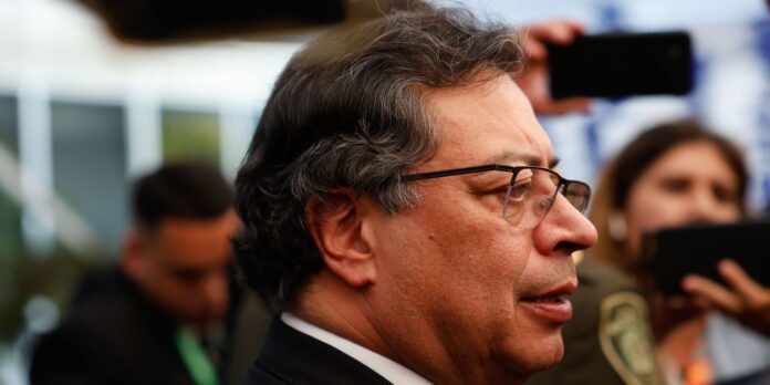 Presidente da Colômbia sugere greve geral após acusar Senado de fraude
