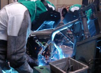 Vendas de máquinas e equipamentos sobem 13,4% no quadrimestre