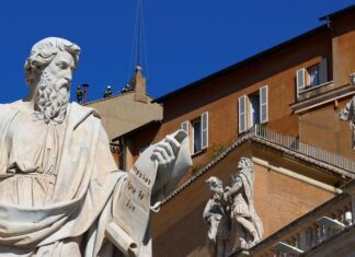 Instalada na Capela Sistina chaminé que anunciará o novo papa Instalada na Capela Sistina chaminé que anunciará o novo papa