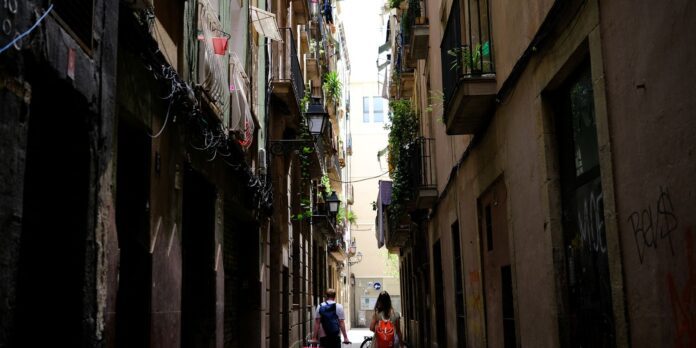 Espanha bloqueia mais de 65 mil anúncios de alugueis de temporada
