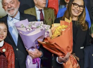 Lula se reúne com empresários chineses em Pequim Lula se reúne com empresários chineses em Pequim