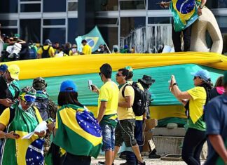 Cientista político vê onda bolsonarista enfraquecida após condenação