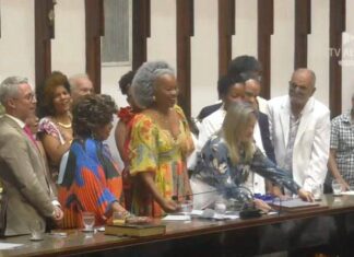 Alcione Recebe Título De Cidadã Baiana Em Sessão Na Assembleia Legislativa