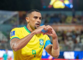Brasil estreia com vitória no Mundial de Beach Soccer Brasil estreia com vitória no Mundial de Beach Soccer