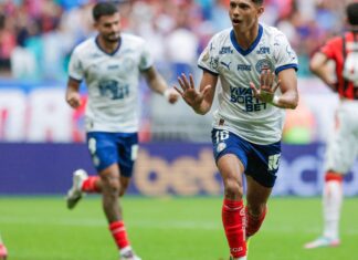Corinthians e Bahia vencem em rodada de clássicos pelo Brasileirão Corinthians e Bahia vencem em rodada de clássicos pelo Brasileirão