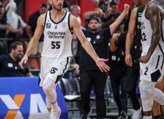 NBB: Vasco, Flamengo e Corinthians avançam às quartas de final NBB: Vasco, Flamengo e Corinthians avançam às quartas de final