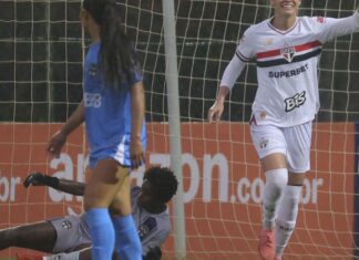 São Paulo goleia para assumir 3ª colocação do Brasileiro Feminino São Paulo goleia para assumir 3ª colocação do Brasileiro Feminino
