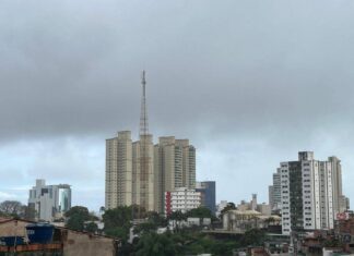 Chuva Intensa Marca Feriado Da Consciência Negra Na Bahia