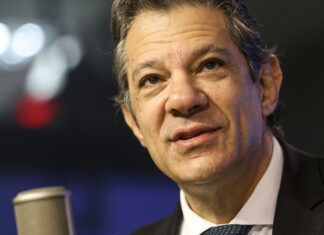Haddad reúne-se com secretário do Tesouro de Trump em meio a tarifas