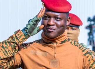 Líder anti-imperialista em Burkina Faso, Traoré se destaca na África Líder anti-imperialista em Burkina Faso, Traoré se destaca na África