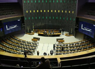 PDT deixa base do governo na Câmara após saída de Lupi