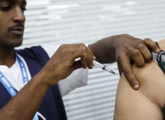 Mobilização vacina profissionais da indústria em todo o país