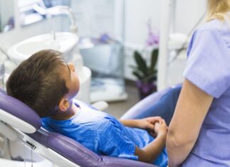 ONG seleciona jovens para tratamento dental gratuito em 148 municípios