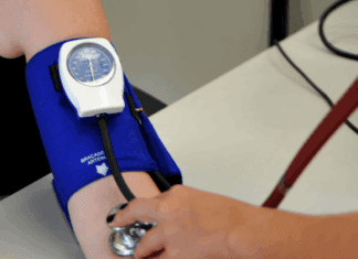 Médicos alertam para riscos de prescrição de testosterona para mulher