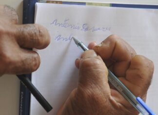 Analfabetismo de pessoas com deficiência é quatro vezes maior no país