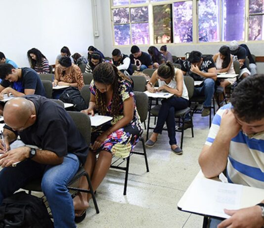 Inep libera cartilha de orientação sobre redação do Encceja 2026