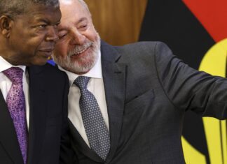 Lula incentiva empresariado a investir em Angola