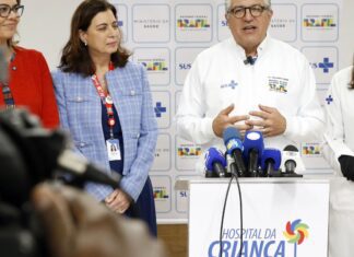 Bebê recebe medicamento para AME após incorporação do remédio ao SUS