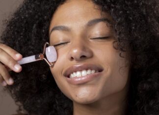 Chá de jasmim ajuda na cicatrização da pele e mais: veja benefícios