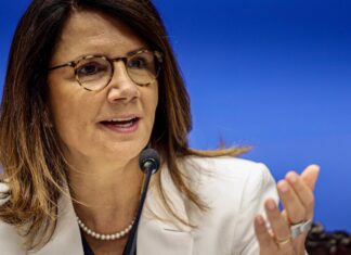 “Financiamento climático não é caridade”, diz diretora da COP30 "Financiamento climático não é caridade", diz diretora da COP30