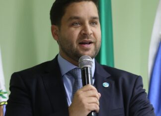 Vice-governador do Rio deixa cargo para assumir vaga no TCE