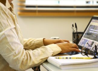 Pesquisa revela condições precários do trabalho remoto no mundo