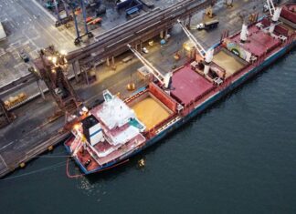 Exportações aos EUA caem 25,5% em janeiro, mas vendas à China sobem