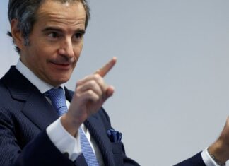 Chefe da AIEA diz que não tem prova de armas nucleares do Irã Chefe da AIEA diz que não tem prova de armas nucleares do Irã