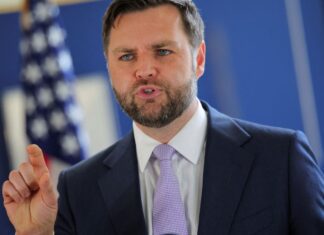 Guerra é contra programa nuclear iraniano, diz vice-presidente dos EUA Guerra é contra programa nuclear iraniano, diz vice-presidente dos EUA