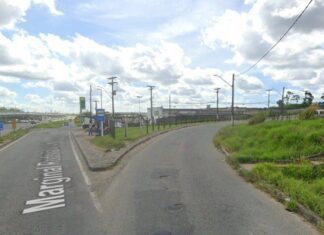 Contêiner Tomba E Interdita Parcialmente A BR-324 Em Salvador