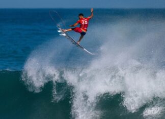 Italo Ferreira brilha com aéreo para alcançar quartas da etapa do Rio Italo Ferreira brilha com aéreo para alcançar quartas da etapa do Rio