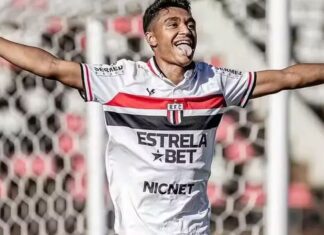Pedro Severino recebe alta após 98 dias de tratamento Pedro Severino recebe alta após 98 dias de tratamento