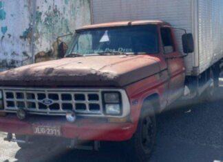 Caminhão Furtado No Imbuí é Recuperado Pela PM Em Cassange