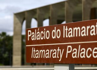 Brasil condena ataques de Israel e dos EUA a instalações no Irã Brasil condena ataques de Israel e dos EUA a instalações no Irã