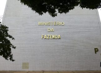 Saída de Haddad do governo depende de reunião entre Lula e Trump
