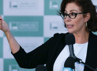 PGR pede prisão preventiva de Carla Zambelli ao Supremo