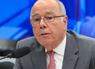 Itamaraty tenta retirada de políticos brasileiros via Jordânia Itamaraty tenta retirada de políticos brasileiros via Jordânia