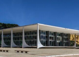 STF começa a interrogar Bolsonaro e mais 7 réus da trama golpista