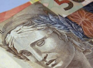 Brasileiros sacaram R$ 315 milhões em valores a receber em maio