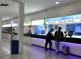 Setor de transportes puxa crescimento de serviços em abril