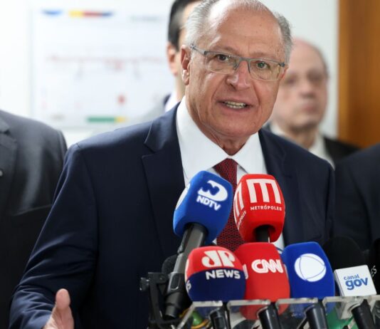 Alckmin diz que governo tentará acordo antes do prazo para tarifaço Alckmin diz que governo tentará acordo antes do prazo para tarifaço