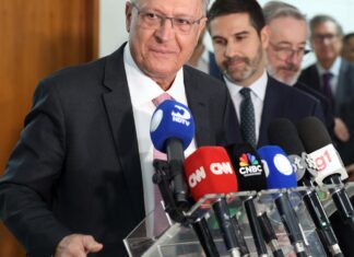 Brasil reforça negociações para chegar a um acordo com EUA