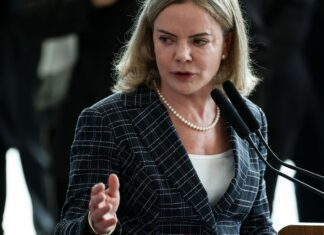 Derrite como relator do PL Antifacção contamina debate, diz Gleisi