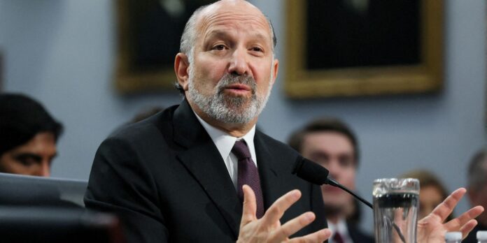 Secretário dos EUA diz que entrada em vigor de tarifas não será adiada
