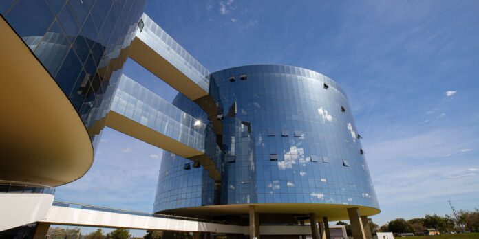 PGR diz que recebeu com “assombro” sanções contra Alexandre de Moraes
