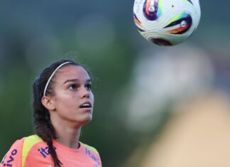 Lesão tira meio-campista Ana Vitória da disputa da Copa América Lesão tira meio-campista Ana Vitória da disputa da Copa América