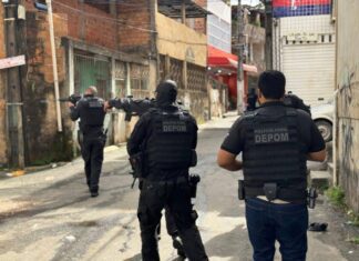 Polícia Desmonta Barricadas Em Bairros De Salvador