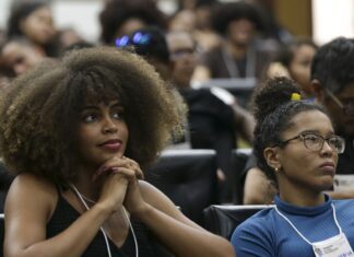 Pós- graduação “ainda é concentrada na população branca”, aponta estudo