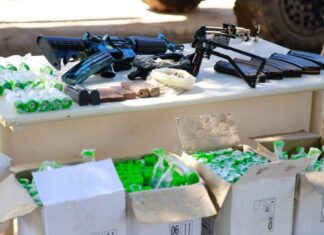 Fuzis E 891 Frascos De Lança-perfume: PM Desmantela Ponto De Tráfico No Nordeste De Amaralina